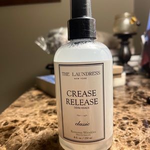 BRAND NEW Crease Release spray .